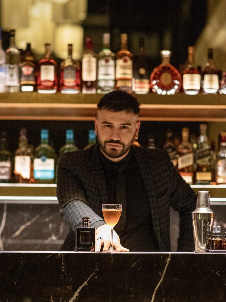 El bartender Martín Suaya
