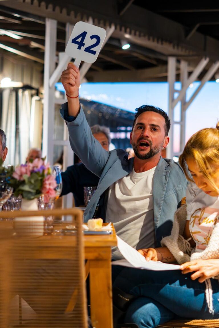 Subasta solidaria de vinos